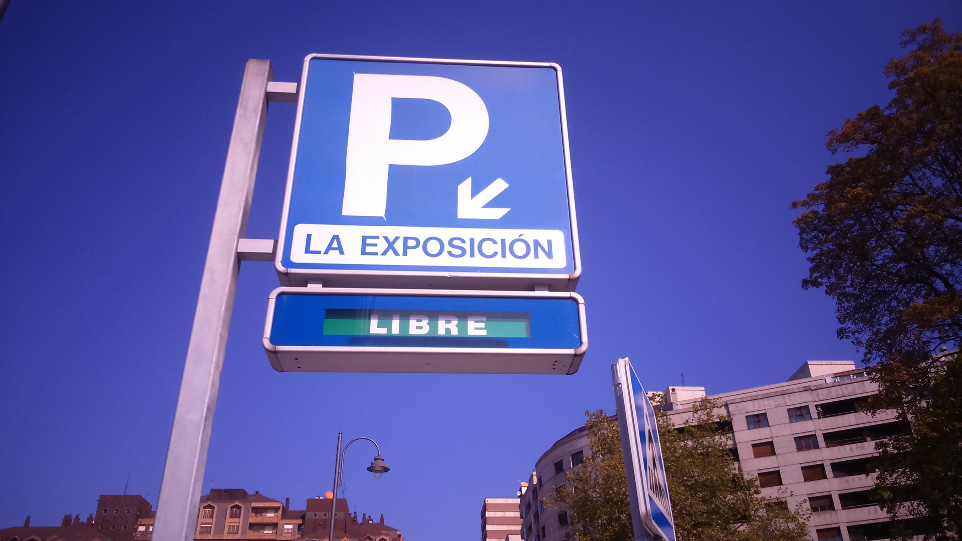 Ruasa habilitará 17 puntos de carga públicos para vehículos eléctricos en los aparcamientos de plaza de España y La Exposición